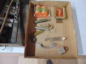 lot 1559 image: Pocket Knives - Drawer Pull and more