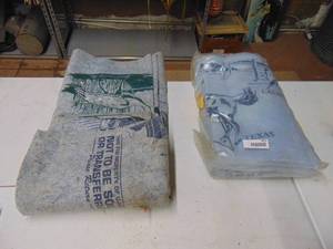 lot 1651 image: 2 Moving Blankets