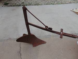 lot 1701 image: Single Bottom Plow - Dcor