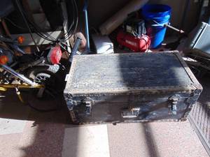 lot 1722 image: Vintage Military Trunk 