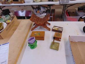 lot 1741 image: Wooden Box Dcor Items
