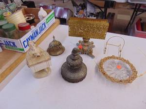 lot 1743 image: Metal Napkin Holders and more