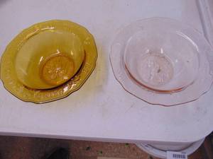 lot 1747 image: Mother Goose and Three Blind Mice Bowls