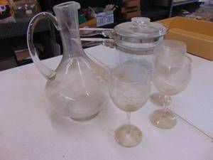 lot 1754 image: Princess House Pitcher and 3 stemware 