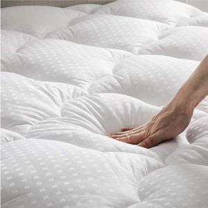 lot 10927 image: Bedsure full size Mattress Topper - Cotton Mattress Pad Pillow Top Cooling Quilted Mattress Cover with Deep Pocket, Single Padded PillowTop with Fluffy Down(may not be exact)