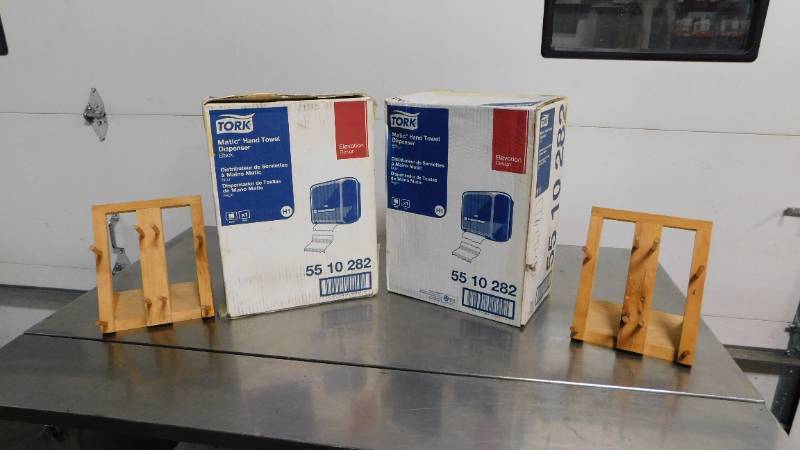lot 10065 image: NEW York Hand Towel Dispensers and Wooden Hanging Racks