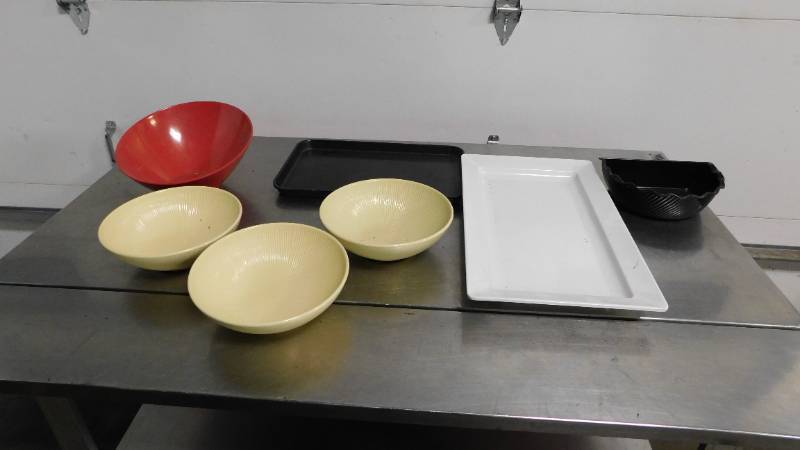 lot 10074 image: Misc. Bowls and Platters