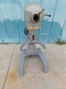 lot 4829 image: Hobart 20 Qt. Mixer