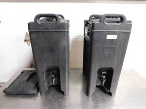 lot 4881 image: 2 Cambro Insulated Drink Dispensers