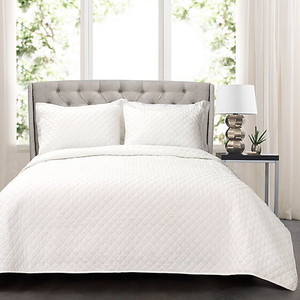 lot 1668 image: Lush Decor Ava 3-Piece Oversized King Quilt Set in White