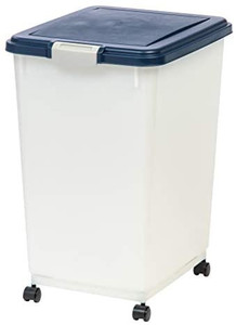 lot 1674 image: IRIS USA Airtight Food Container for Dog, Cat, Bird, Other Animals and Pet with Navy Lid and Pearl Container