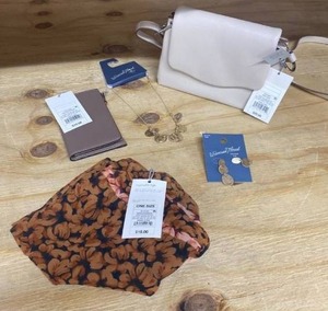 lot 3723 image: A1 BUNDLE Fashion Accessories Bundle