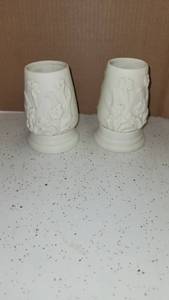 lot 1216 image: Lot of 2 lamplight farms Ceramic floral oil candles