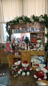 lot 1219 image: Mega Lot of Christmas decorations and teddy bears