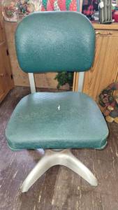 lot 1220 image: Vintage industrial metal Swivel desk chair
