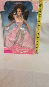 lot 3002 image: 1997 35th Anniversary Teresa Barbie Doll Special Edition