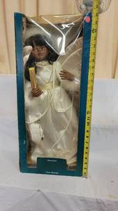 lot 3043 image: Illuminating Christmas angel doll