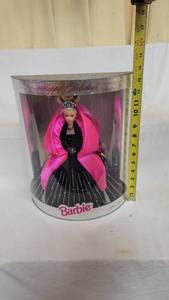 lot 3056 image: barbie happy holidays special edition barbie doll (1998)