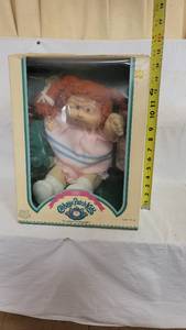lot 3060 image: 1985 Cabbage Patch Kids