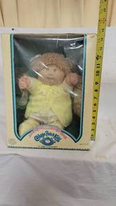 lot 3061 image: 1985 Cabbage Patch Kids