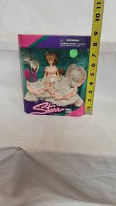 lot 3068 image: Starr Model Agency Doll Set Beautiful Belle Collection Modeled By Amber