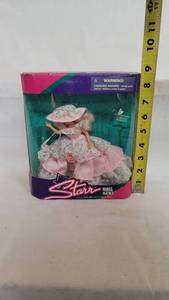 lot 3069 image: Starr Model Agency Fashion Doll Beautiful Belle Collection Sealed Vintage