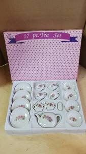 lot 3074 image: 17 piece porcelain kids tea set