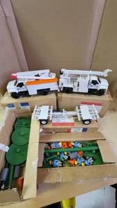 lot 3083 image: Kansas city power&Light work truck toy set