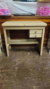 lot 3091 image: Cole Steel small metal desk