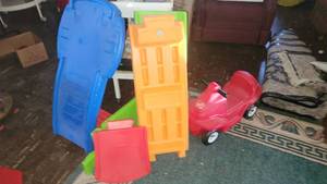 lot 3104 image: Step 2 playground set