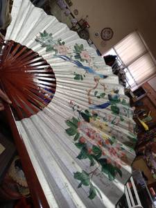 lot 4004 image: Large Vintage Chinese Painting Fan
