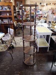 lot 4013 image: Tall 5 Tiered Old School Display Stand