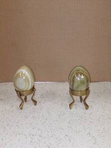 lot 4022 image: Lot Of 2 Polished Stone Egg With Brass Stand