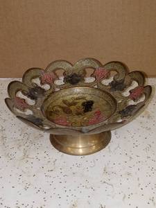 lot 4038 image: Small Solid Brass And Enamel Footed Bowl