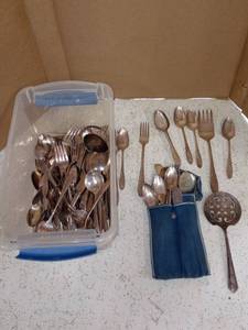 lot 4044 image: Small Lot Of Community Plate Silverware