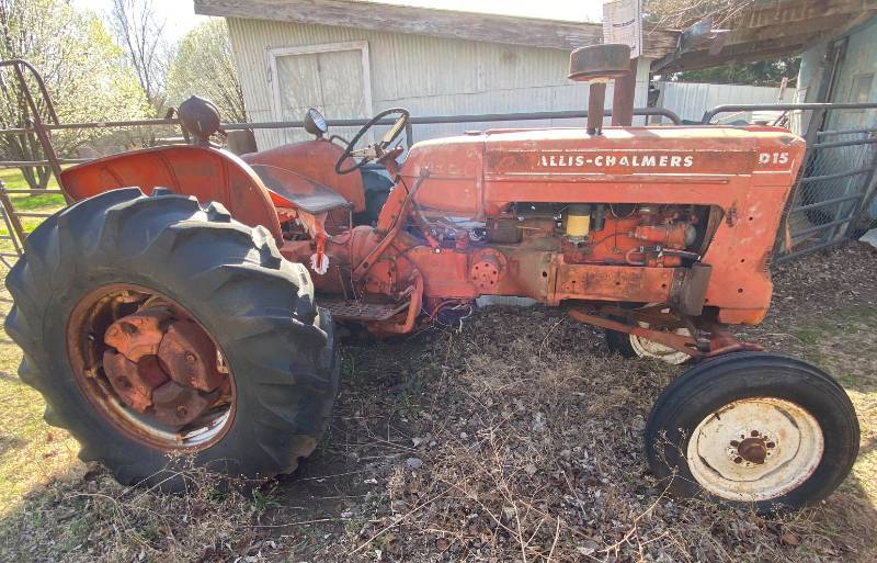 lot 9998 image: Allis-Chalmers D15 Tractor with RARE 3 Point Hitch -   WATCH VIDEOS  READ DESCRIPTION