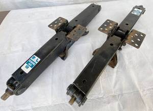 lot 2061 image: Pair of RV Scissor Jacks BAL RV Products Group - Check the pics for size These arent the small ones