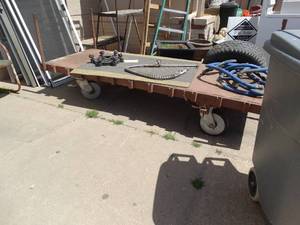 lot 1738 image: Industrial 5Ft x 3Ft Utility Cart w 10 Wheels
