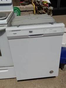 lot 1746 image: White Built-In Whirlpool Dishwasher