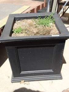 lot 1744 image: Square 20 Nice Plastic Planter