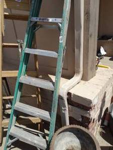 lot 1743 image: 6Ft Keller Fiberglass and Aluminum Ladder