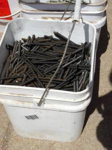 lot 1752 image: Bucket of 3.5 inch All Thread