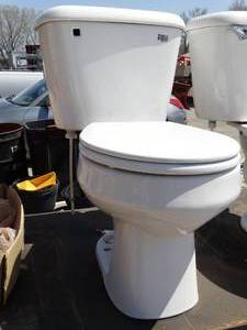lot 1756 image: MANSFIELD Toilet (ONE)