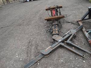 lot 1440 image: Hydraulic Wheel-Lift Towing Attachment- Hide away repo wheel lift