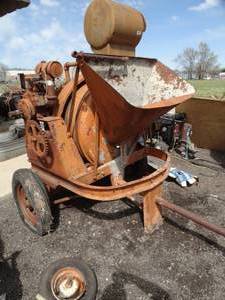 lot 1818 image: Concrete Mixer on a Trailer