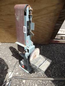 lot 1819 image: 4 inch Belt Sander