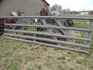 lot 1832 image: Farmaster Products 14Ft Gate