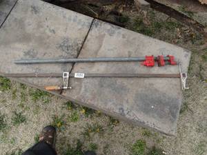 lot 1849 image: 2 - 36 Pipe Clamps