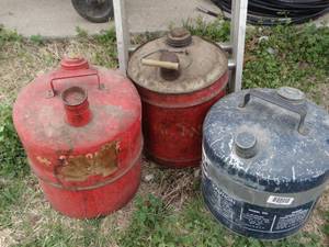 lot 1852 image: 3 Vintage Metal Gas Cans