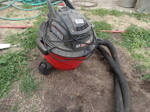 lot 1862 image: Craftsman 2.5 Gallon Shop Vac